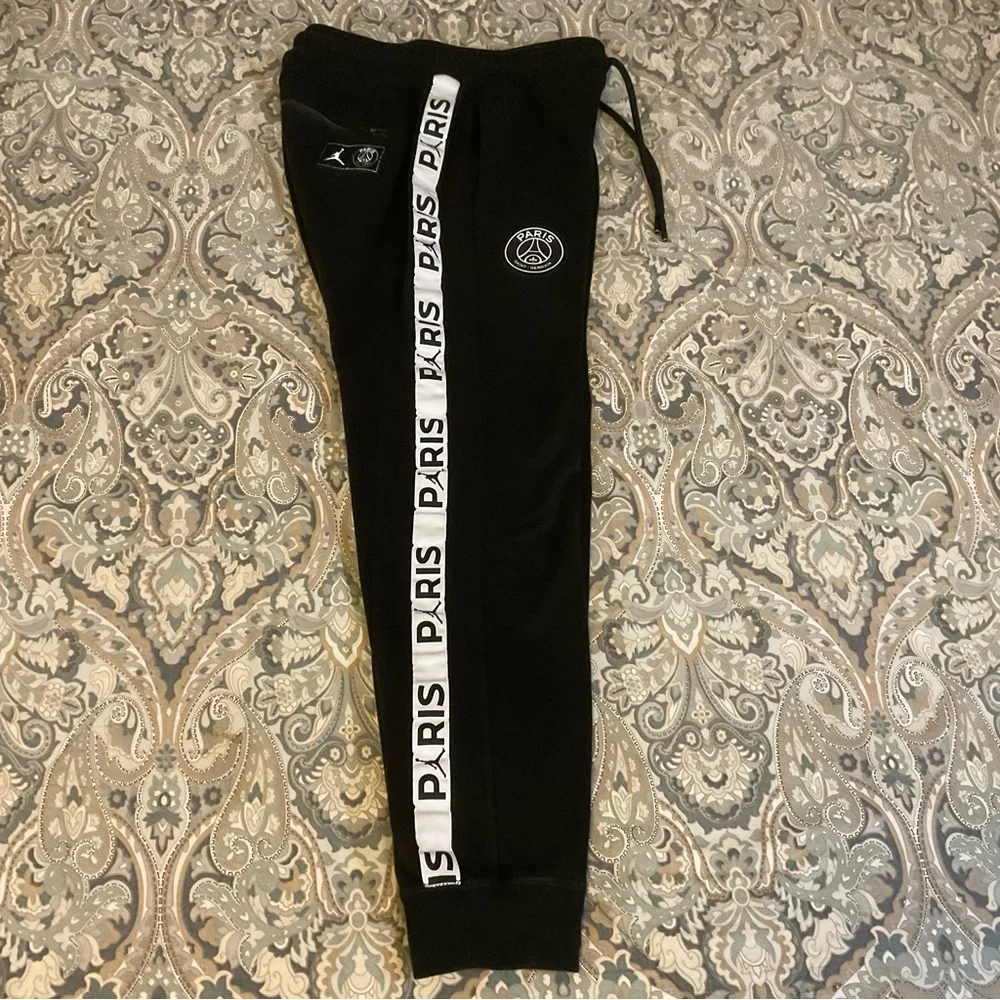 EUC Jordan x PSG Paris Saint Germain Fleece Jogger Pant BQ8348-010 Sz Medium